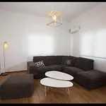 Апартаменти Great Living *